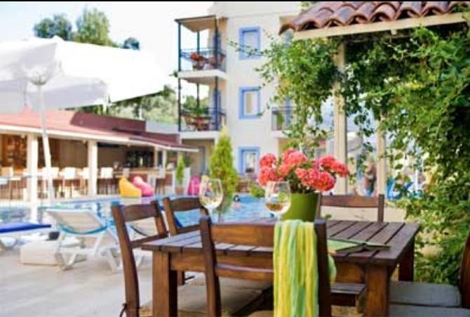 Merve Apartments, Your Home From Home In Central Bodrum, Street Cats Frequent The Property, Not All Apartments Have Balconies , Ground Floor Have Terrace With Table And Chairs Экстерьер фото